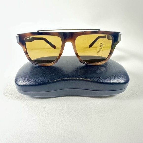 NWT Men’s Ferragamo Tortoise Sunglasses with Yellow Lenses - Picture 2 of 11